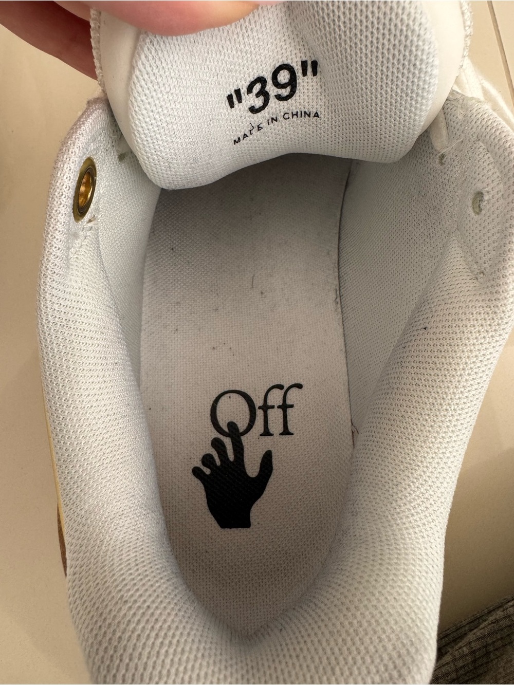 Off-White Out of Office Sneakers - Picture 5 of 6